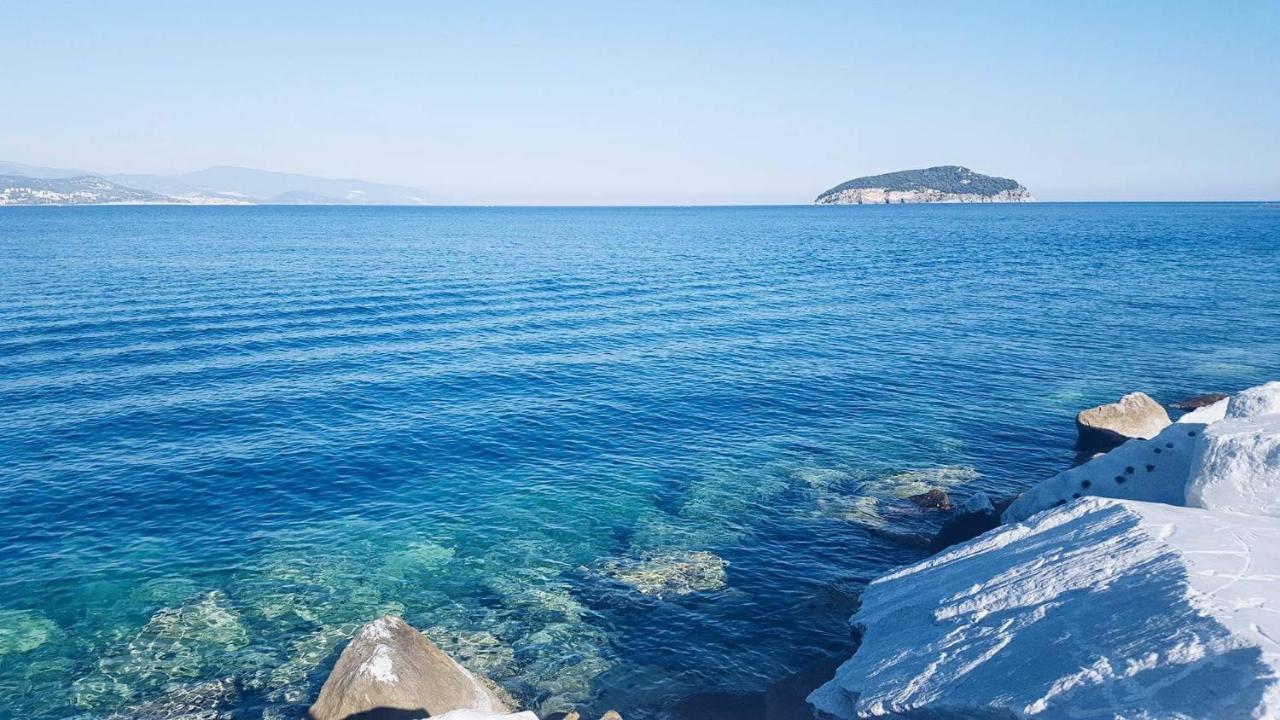 Villa Kouf Nea Iraklitsa Buitenkant foto